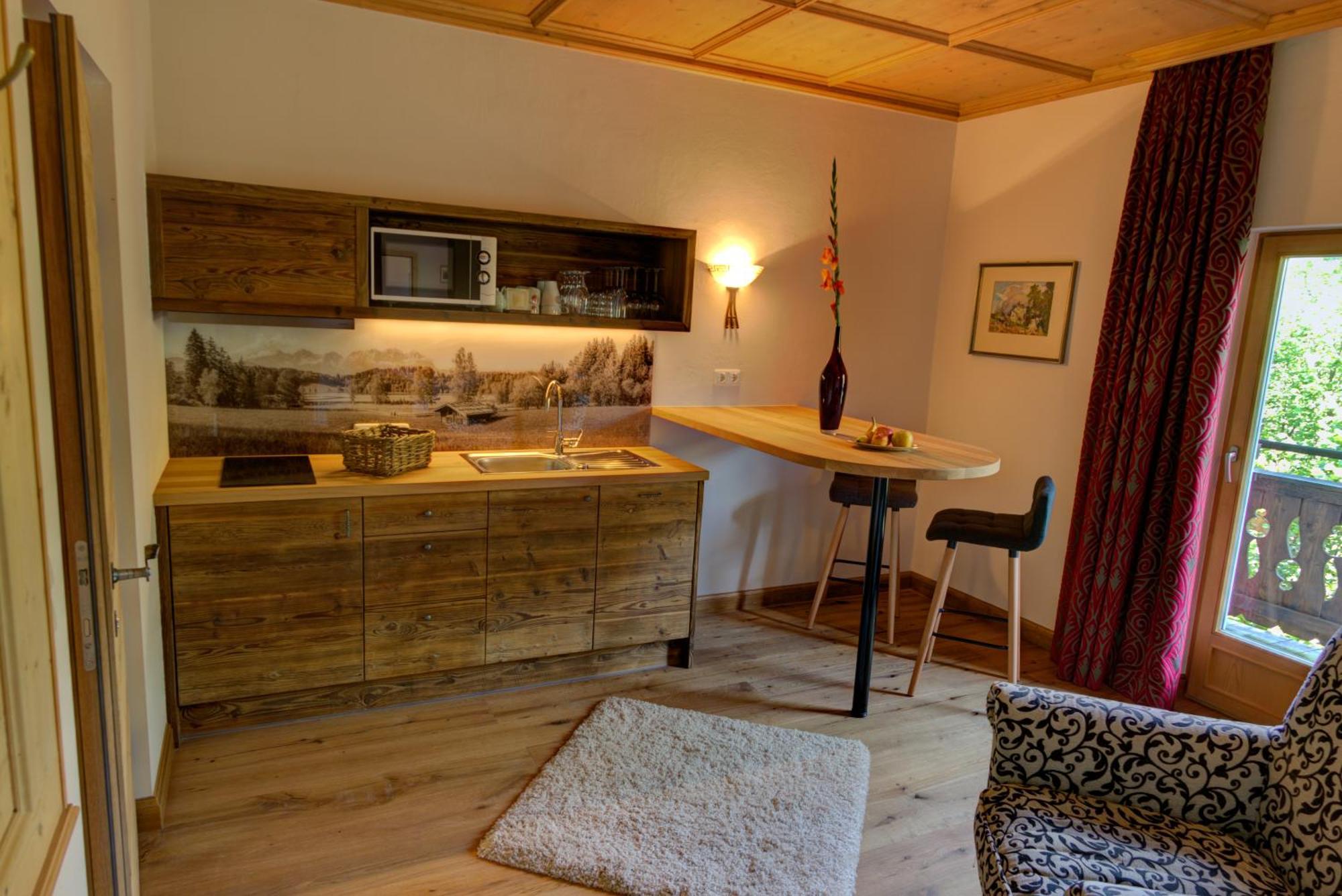 Serviced Apartments Villa Licht Kitzbühel Rum bild